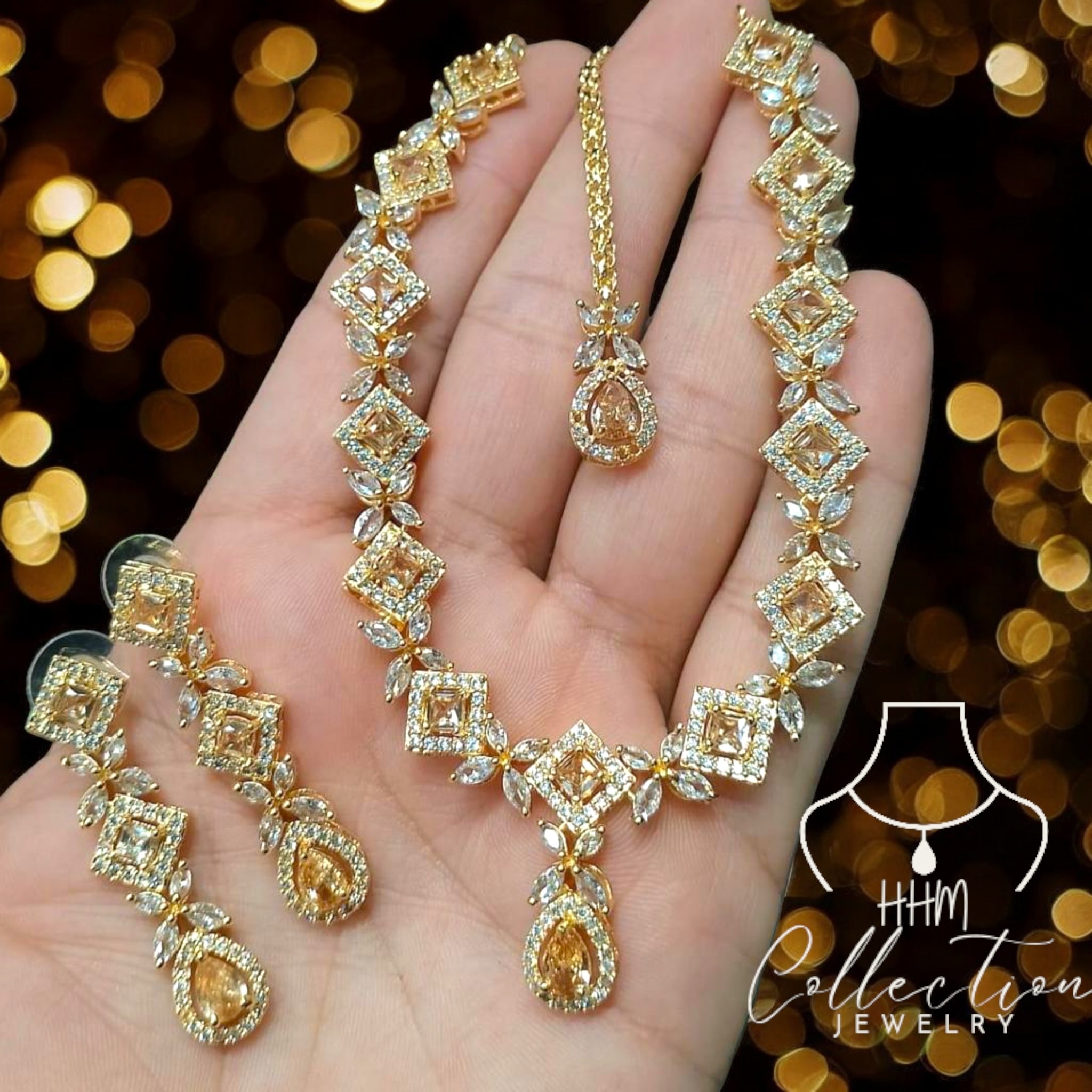 Golden zircons set