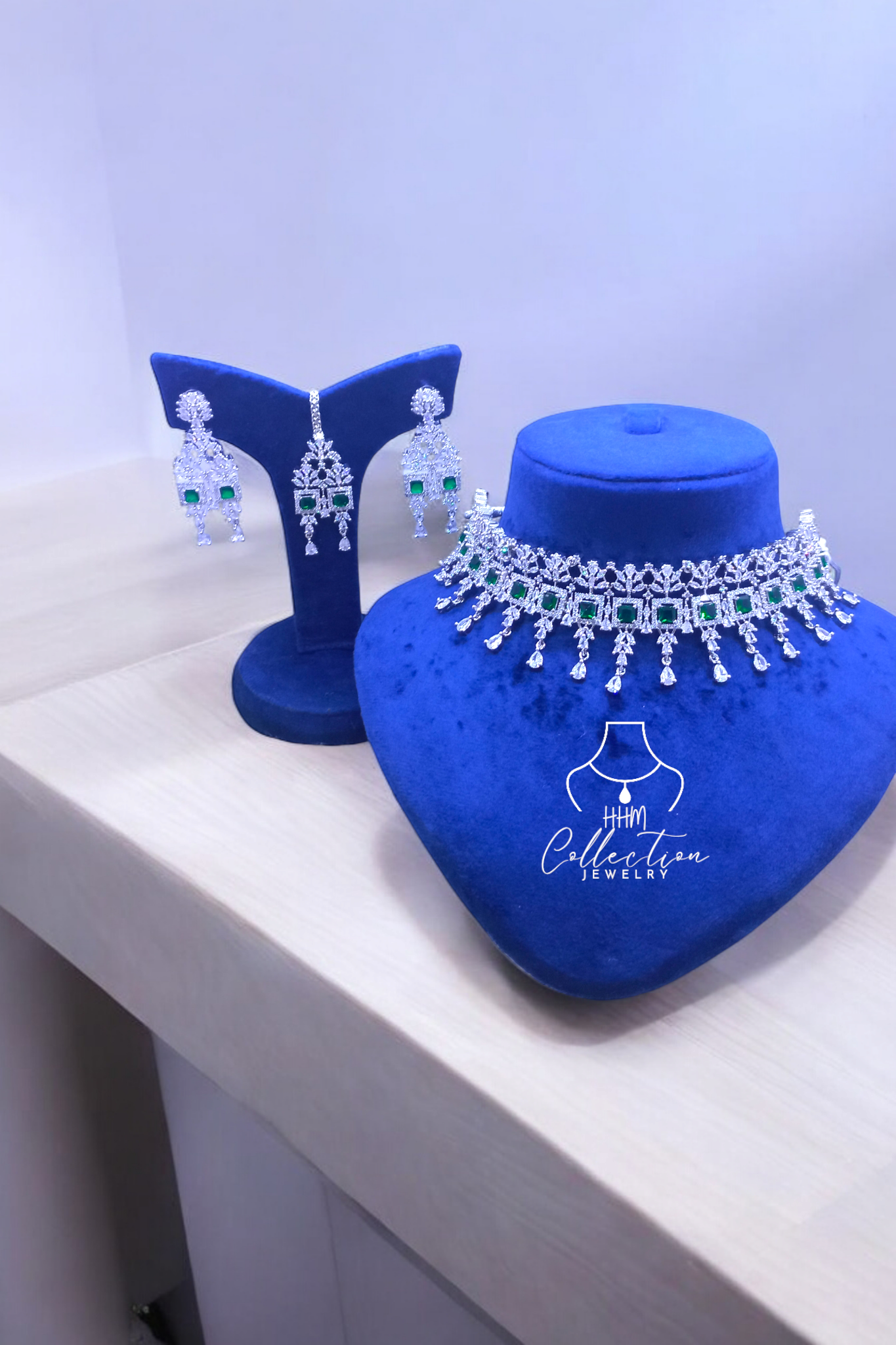 silver emerald collar set